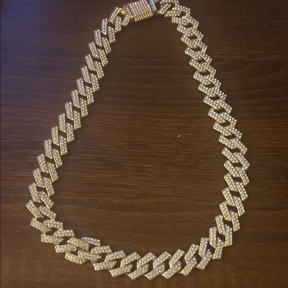 GLD gold men’s chain